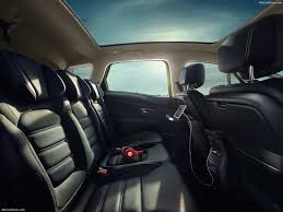 Scegli renault scenic, la monovolume 5 posti che unisce design innovativo e tecnologie di monovolume compatta un design reinventato. Renault Scenic 2017 Picture 69 Of 95