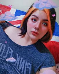 Hazle caso al Patito cholo bebé, se ve muy rudo. 🔪🐥✨ Sígueme en Instagram  @pansenpai.art @bazardelapan En IG se suben las ilustraciones con mejor  calidad 💕✨