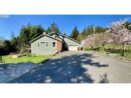 Browse our gold beach, or homes for sale, view photos and contact an agent today! 101 Gold Beach Homes For Sale Gold Beach Or Real Estate Movoto