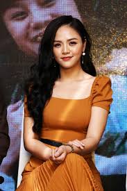 Tại sao đang nổi đình đám, Thu Quỳnh lại từ bỏ mọi hình ảnh của My Sói?