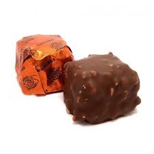 Leonidas Bouchee Praline Lait Qfleurs France Mercichocolat Merci Envoyerduchocolatenligne Comma En 2020 Bouquet De Chocolats Chocolat Merci Chocolat