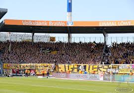 Wie so viele stadien in deutschland soll auch an der hamburger straße, der heimstätte der braunschweiger eintracht, in nächster zeit eine modernisierung erfolgen. Eintracht Braunschweig Vs Sg Dynamo Dresden 08 04 2018 Spiele Erlebnis Stadion De Stadien Spiele Sg Dynamo