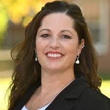 Deanne Edwards's Instagram, Twitter & Facebook