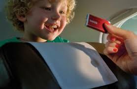 Thjnk Zürich: Ein Paar fliegt tanzend nach New York