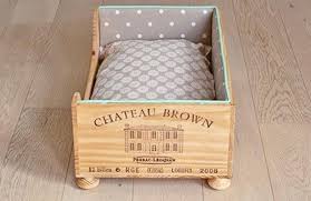 7 Jolies Facons De Detourner Vos Caisses A Vin Depuis Mon Hamac Deco Caisse De Vin Caisse A Vin Chien Bricolage