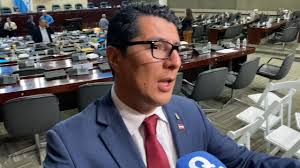 Francis Cabrera: "Ese curul me lo gané por el voto del pueblo"