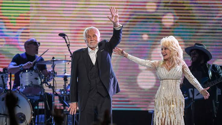 Kenny Rogers farewell concert: 'The Gambler' and Dolly Parton drop mics on  final performance