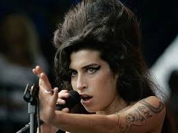 Amy winehouse' house has become a shrine for fans to leave flowers and mementoes. Amy Winehouse Died Of Alcohol Poisoning