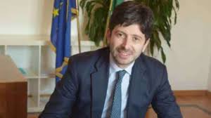 Roberto speranza è il ministro della salute nel governo presieduto dal professor mario draghi. Ministro Roberto Speranza Chi E La Moglie Rosangela Cossidente Eta Foto Lavoro