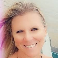 Amanda Daeger's Instagram, Twitter & Facebook