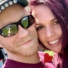 What website is good for tracking planes?