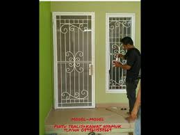 Nah itulah 8 model pintu rumah minimalis 2 pintu terbaik yang bisa kamu pertimbangkan. Model Model Pintu Tralis Besi Youtube