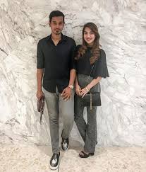 He is also an ex footballer and is the current president of the manchester united fan. Mawar Rashid Kini Kekasih Baru Raf Yaakob Iluminasi