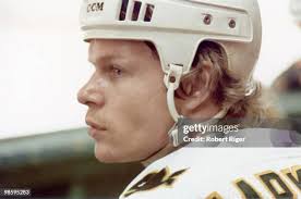 27 Photos & High Res Pictures