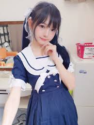 pin on 制服少女 海外