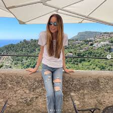 »ein unionskandidat kann ohne unterstützung von angela merkel kaum erfolgreich sein«: Soder Tochter Tourt Munter Weiter Durch Risikogebiet In Europa Und Muss Neid Ertragen Bayern