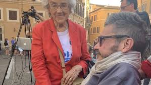 Ha una prescrizione per la cannabis terapeutica, ma quella che gli passano. Walter De Benedetto Notizie E Video