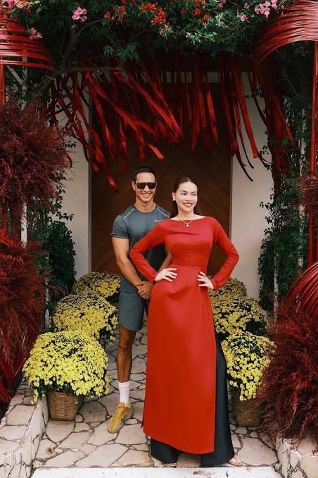 Gallery - Cô bé xinh xắn có cha mẹ đều làm ngân hàng ngày nào, giờ là đại mỹ nhân TOP đầu showbiz Việt, sống trong bạch dinh 30 tỷ - image 2