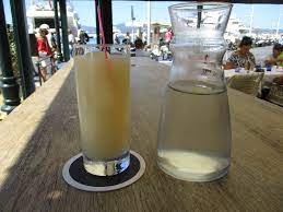 L'alimentation saine est très importante pour les gens. Pastis Wikipedia