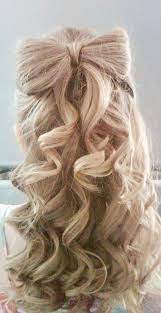 Curly Bow Hairstyle Hair Prom Updo Bun Curly Hair Hairstyles Wedding Hairstyles Prom Hairstyles Con Imagenes Peinado Y Maquillaje Peinados Con Trenzas Peinados Bonitos