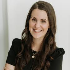 Elizabeth Brunson's Instagram, Twitter & Facebook