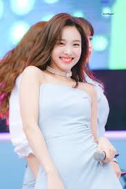 Twice S Nayeon Gave Lucky Fan The Best Fan Service Ever Koreaboo Nayeon Im Nayeon Nayeon Twice