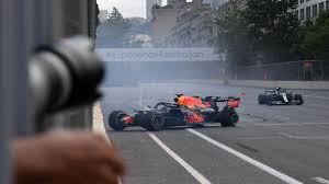 100% de bônus até r$200. F1 Verstappen Tem Problema Hamilton Passa Reto Em Curva E Perez Vence Corrida Maluca