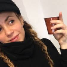 Holly Mcnulty's Instagram, Twitter & Facebook