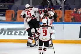 Омская команда выиграла первый период благодаря шайбе чинахова, а затем удвоила. Avangard Pobedil Cska V Startovom Matche Finala Kubka Gagarina