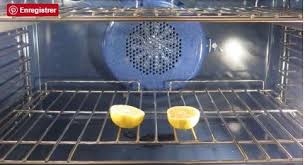 Mettez 2 Citrons Dans Le Four Et Laissez Le Ouvert Toute La Nuit Astuce Menage Nettoyage De La Cuisine Detournement Produits Menagers