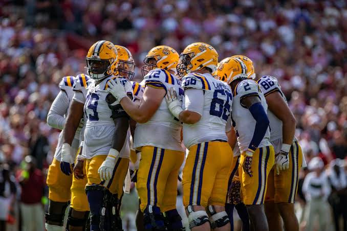 Behind the wall: How LSU's offensive line shielded LSU to success in  overtime win - Reveille