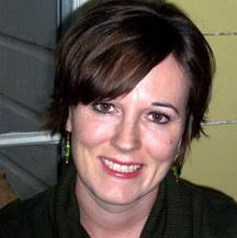 WOW! Women On Writing Blog: Interview with Amanda Pettit, Summer '09 Flash  Fiction Contest Runner-Up