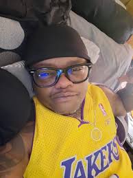 Anyone know any trans dating sites where I can actually meet a straight  women who is ok with dating a transman ? I mean ok she doesn't have to  necessarily be straight