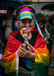 Aosta Pride: più di tremila persone colorano le vie del centro - Aostasera