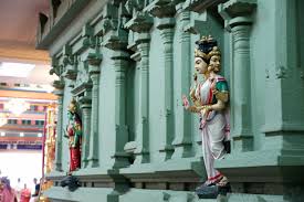 Admire the oldest hindu temple in the city at sri maha mariamman temple. Der Tempel Sri Maha Mariamman In Kuala Lumpur Beschreibung Offnungszeiten Anfahrt