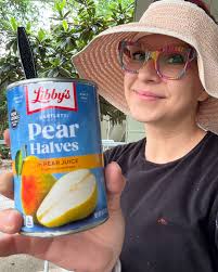 Joann Leal's Instagram, Twitter & Facebook