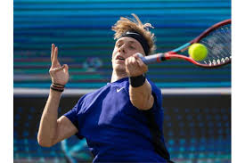 The flashy young canadian has made great strides with his game over. Tennis Auftritt Des Topgesetzten Shapovalov Abgebrochen