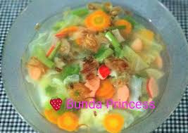Cara memasaknya beda dengan yang biasa aku lakukan. Resep Enak Sayur Sop Sosis Bakso