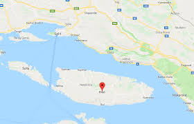 In kroatien erwarten sie entlang der kroatischen adria faszinierende landschaften, einsame strände, ursprüngliche fischerdörfer, malerische hafenstädte und eine einzigartige inselwelt mit 1.200 inseln!damit ist kroatien ein tolles urlaubsziel für einen strandurlaub, aber auch für einen aktiven urlaub mit sightseeing, wassersport oder naturerlebnissen in den nationalparks. Kroatische Inseln Uberblick Uber Unsere Top 11 Fur 2021 Baska Krk De