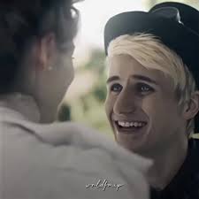 él siempre estaba orgulloso de ella 🥹❤️‍🩹 ||  #encuentrameenparis#findmeinparis#fmip#thearaphael#frankmuprhy#thefrank#wrldfmip