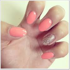 Short acrylic nails become more and more popular with each day, and when you think about it is not that difficult to understand why. Short Oval Acrylic Nails Black Nail And Manicure Trends