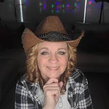 Ashra Lucrecia Mariposa Mari Hernandez 🖤🖤 shout out to team. Not just  admins but my love of family. My sister from different misters. Love u both  & I am grateful for the