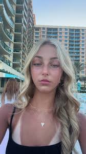 Danielle Berkowitz's Instagram, Twitter & Facebook