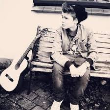 Benjamin lasnier was born on april 2, 1999 in luxembourgish, is pop singer. Benjamin Lasnier Young Love