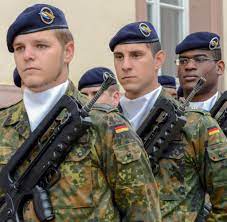Wehrbeauftragter Hans Peter Bartels Die Europa Armee Kommt Welt