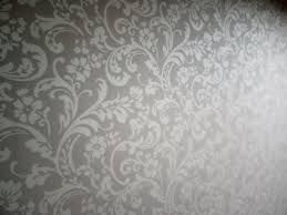 تركيب ورق جدران أوربي لون فضي لمحل في عالم الديكورات في سلقين Facebook