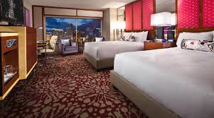 Delights at the signature at mgm grand, las vegas: What S In Your Room Our List Of The Best Vegas Hotel Room Amenities Las Vegas Blogs