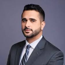 Robert Pineault's Instagram, Twitter & Facebook