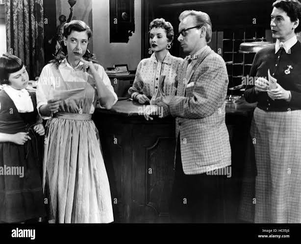 LAY THAT RIFLE DOWN, Tweeny Canova, Judy Canova, Jil Jarmyn, Leon Tyler,  Jacqueline de Wit, 1955 Stock Photo - Alamy