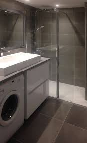 Quatre tiroirs coulissent sur demande pour offrir de quoi sécher, lisser, brosser. Salle De Bain Moderne Grise Atouts Renovation